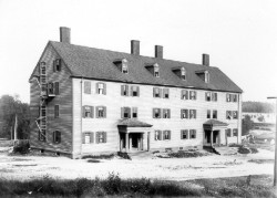 Boarding house called "The Beehive" built in 1839 by Otis Pettee on Mechanic St. for his (mosthly male) workers from Europe